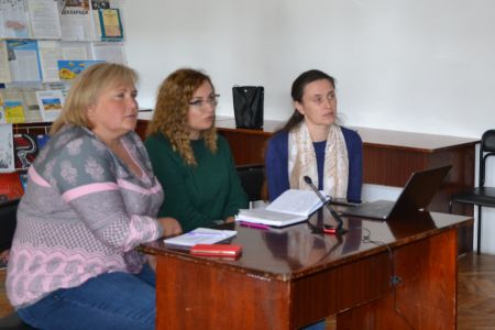 Життя за новими правилами: як ведеться реформованим “районкам”