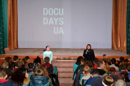Усі ми можемо купувати менше… В Нововолинську обговорювали тему ІТ-індустрії