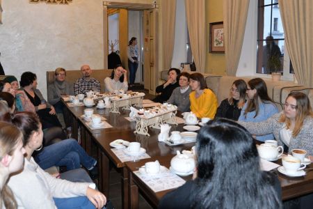 Гендерночутлива журналістика: в Полтаві відбулася тематична медіа-кав’ярня