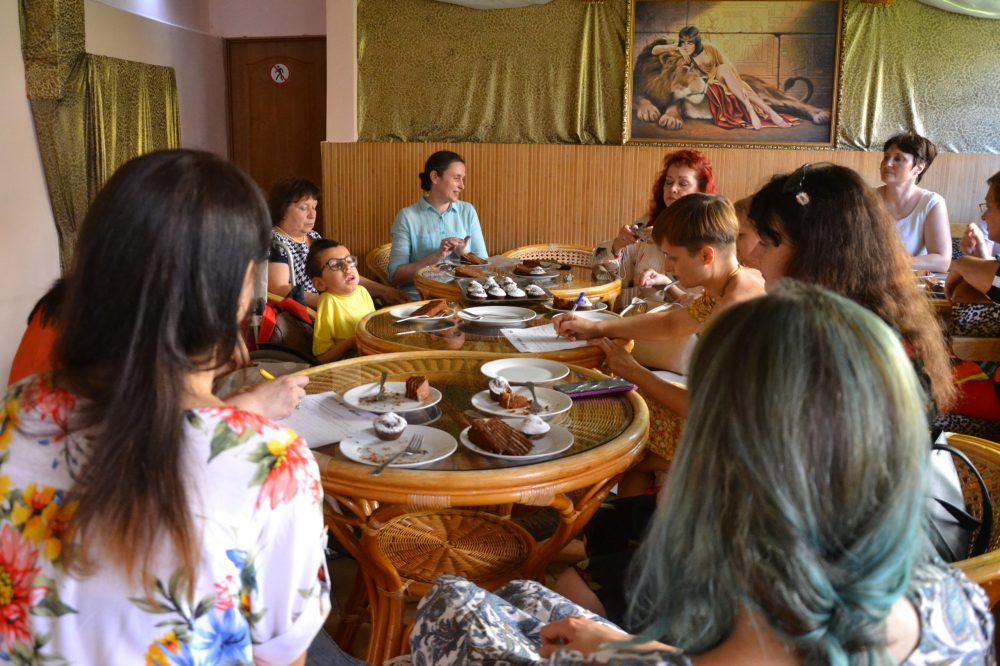 Емансипація, фемінізм і роль жінки у суспільстві